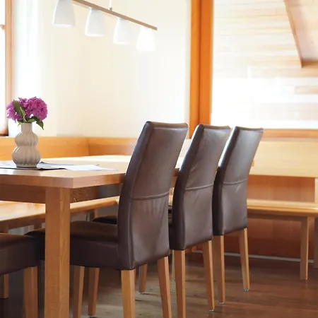 Landwohnung * لينغيناو